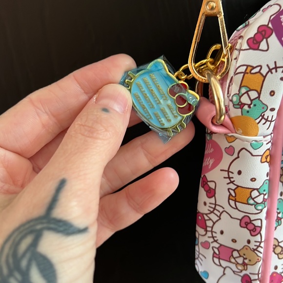 NWT Hello Kitty Bag! - Picture 4 of 8